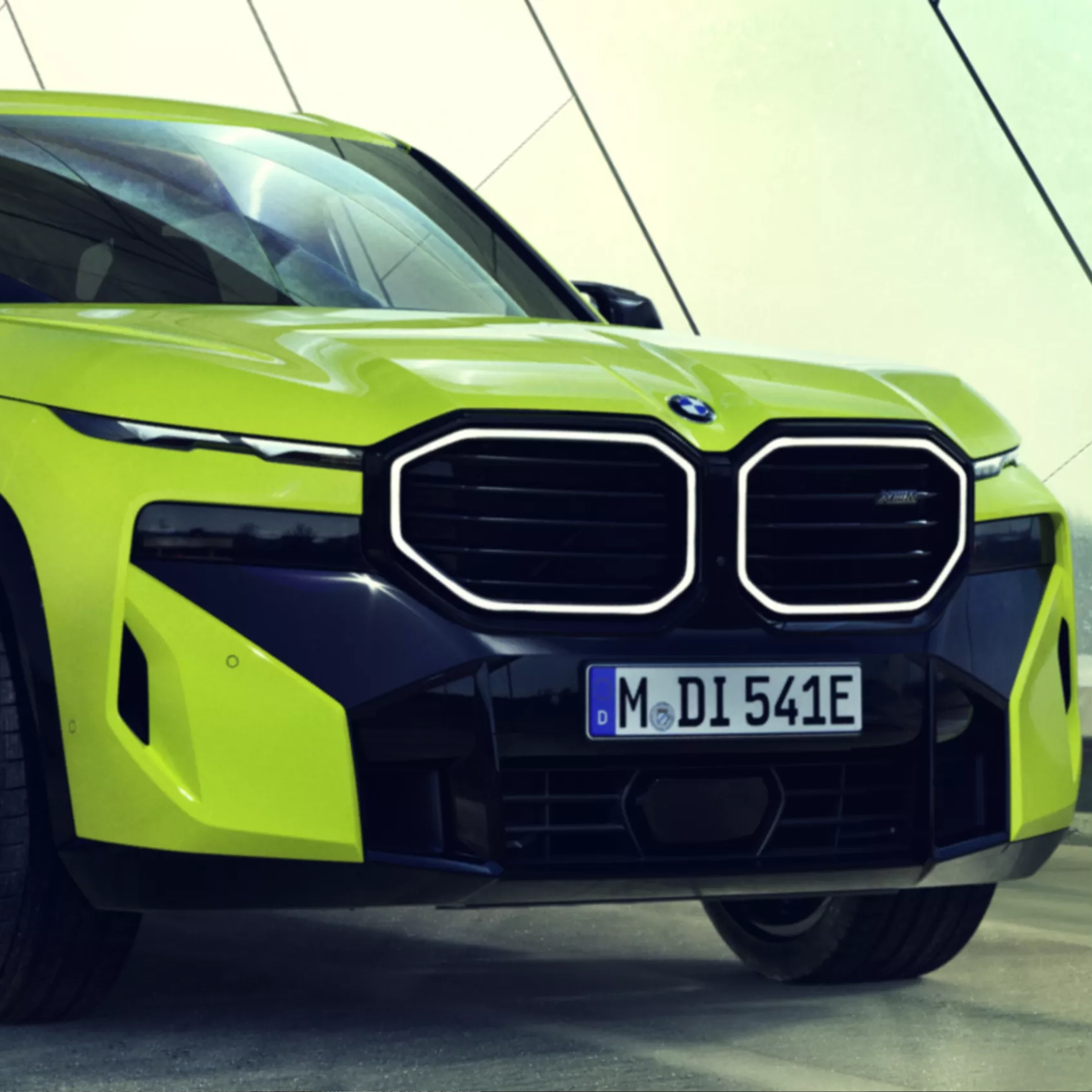 BMW XM Vue avant calendre